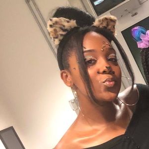 Meet your Posher, Ana